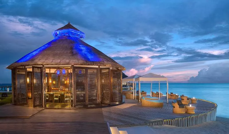 Отель Ozen Reserve Bolifushi Luxury All Inclusive