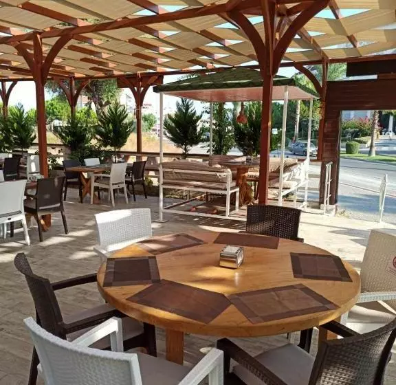 בית מלון כפרי Side Alya