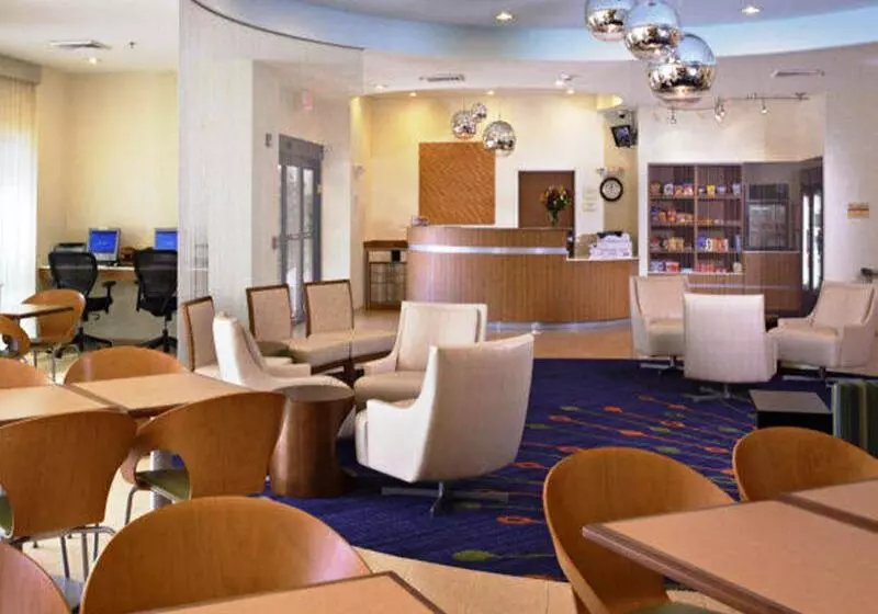 ホテル Springhill Suites St. Louis Brentwood