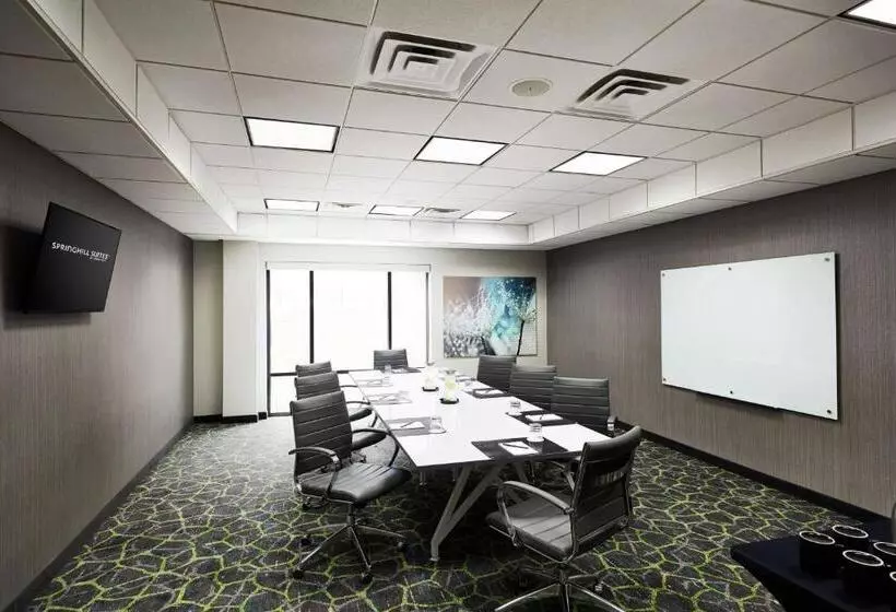 ホテル Springhill Suites St. Louis Brentwood
