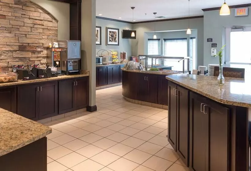 هتل Staybridge Suites Fargo By Ihg