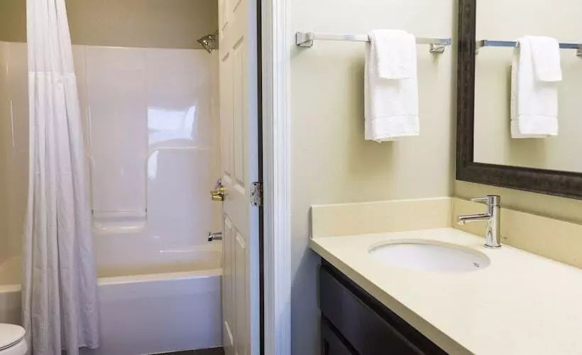 هتل Staybridge Suites Fargo By Ihg