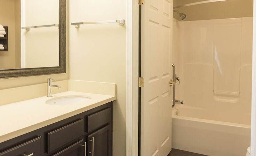 هتل Staybridge Suites Fargo By Ihg