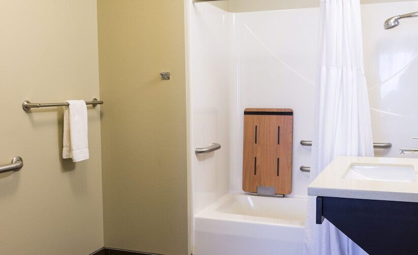 هتل Staybridge Suites Fargo By Ihg