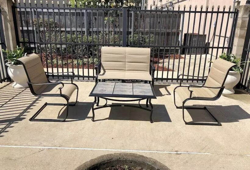 Отель The Juliet