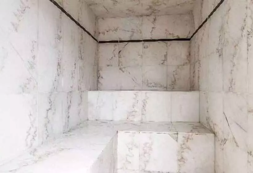 Отель The Juliet