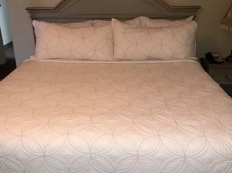 Отель The Juliet