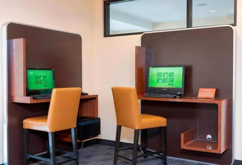 בית מלון כפרי Towneplace Suites Fort Wayne North