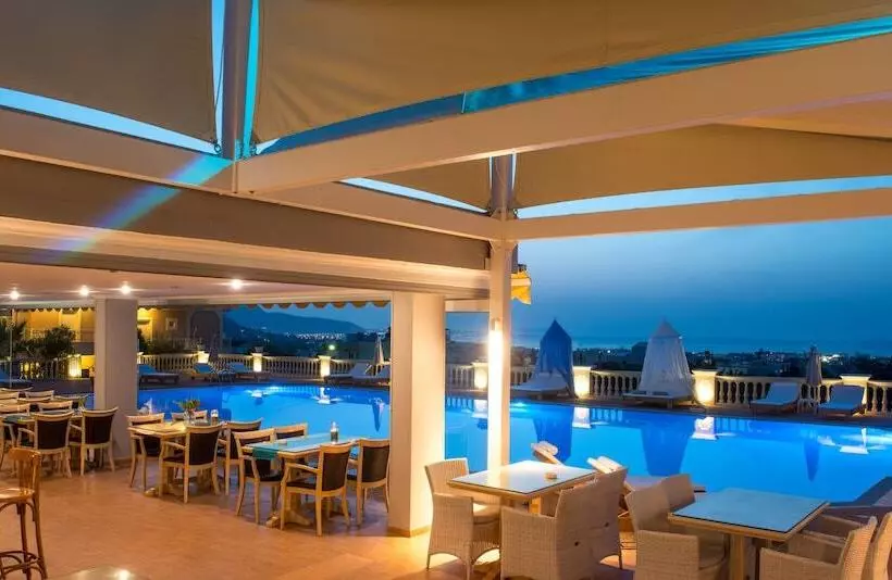 Notos Heights Hotel & Suites