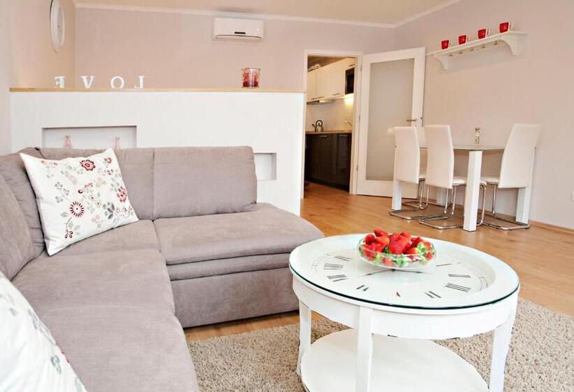 Aurora Apartment Danube View