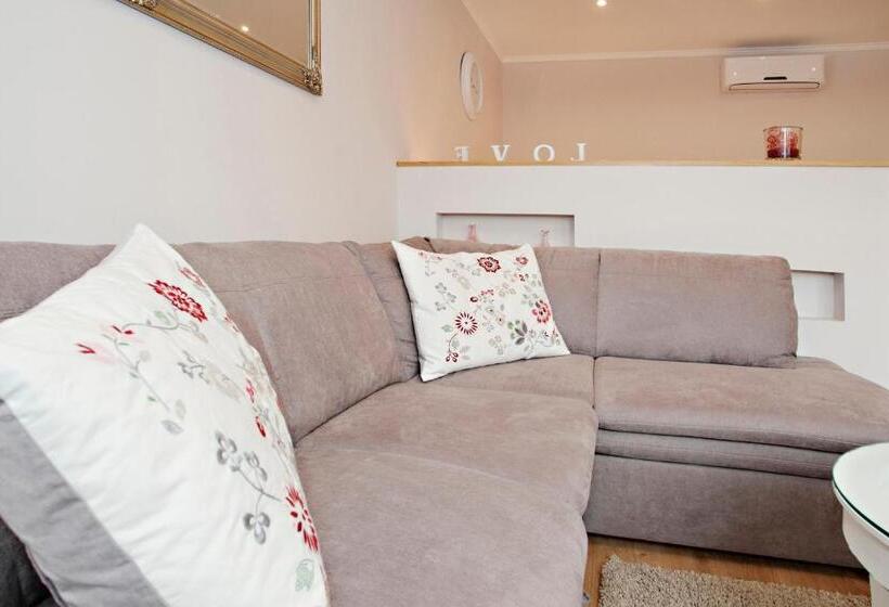 Aurora Apartment Danube View