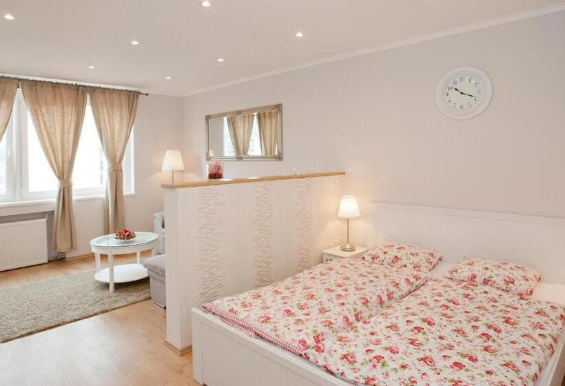 Aurora Apartment Danube View