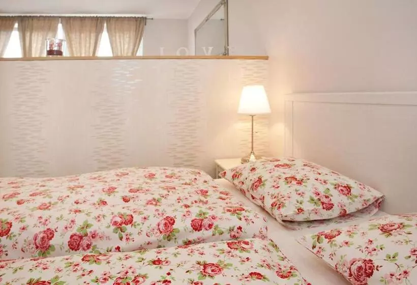 Aurora Apartment Danube View