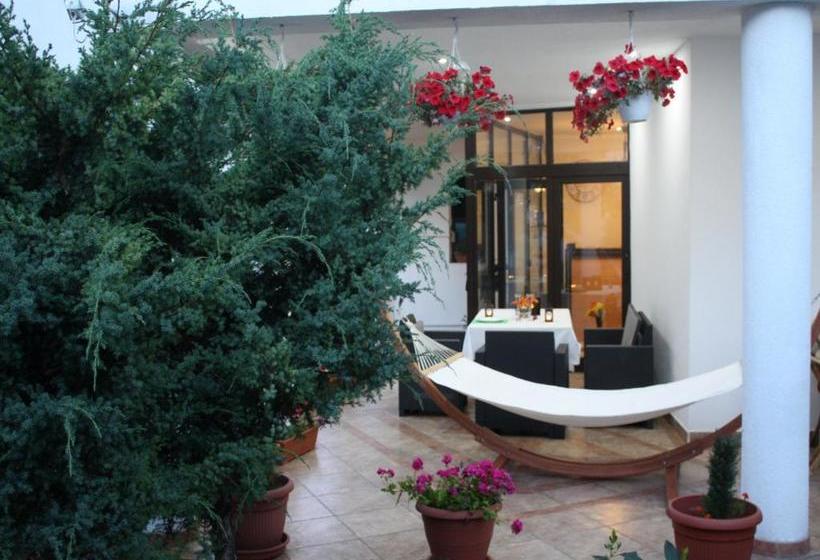 تختخواب و صبحانه Villa Cristiani