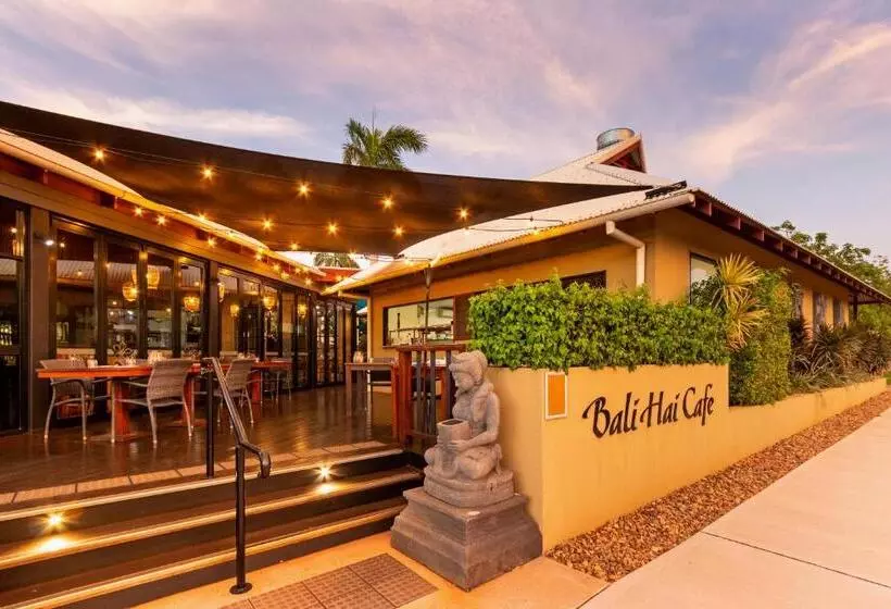 Отель Bali Hai Resort & Spa