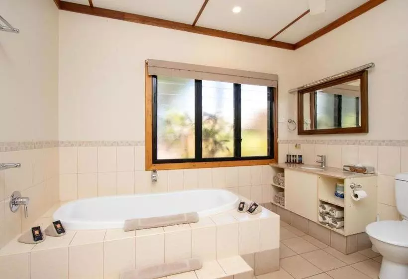 Отель Bali Hai Resort & Spa