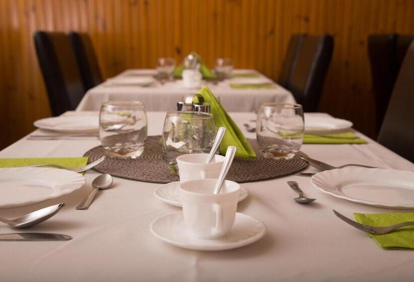 בית מלון כפרי Bartók Tér Panzió