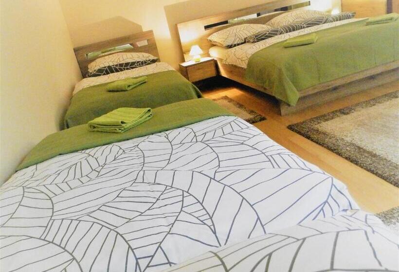 בית מלון כפרי Bartók Tér Panzió