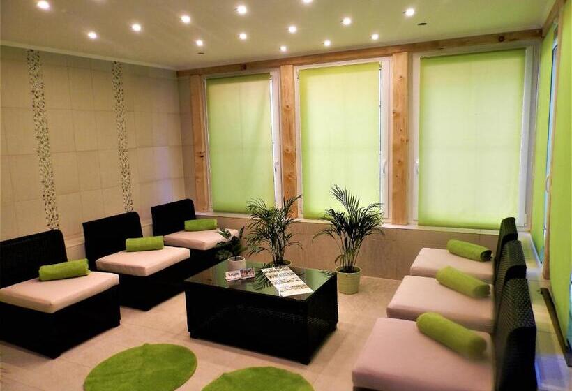 בית מלון כפרי Bartók Tér Panzió