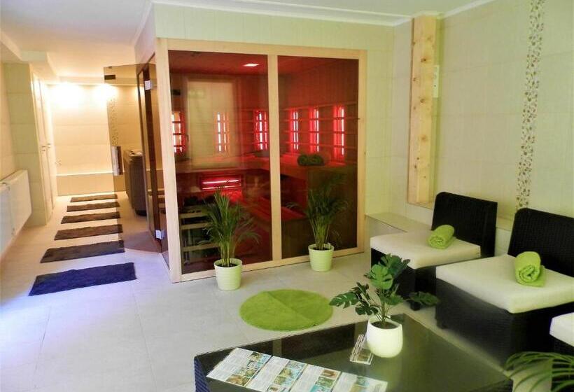 בית מלון כפרי Bartók Tér Panzió