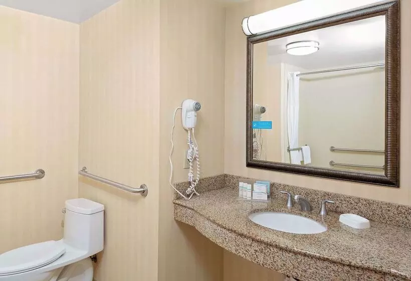 Отель Hampton Inn Atlantafairburn