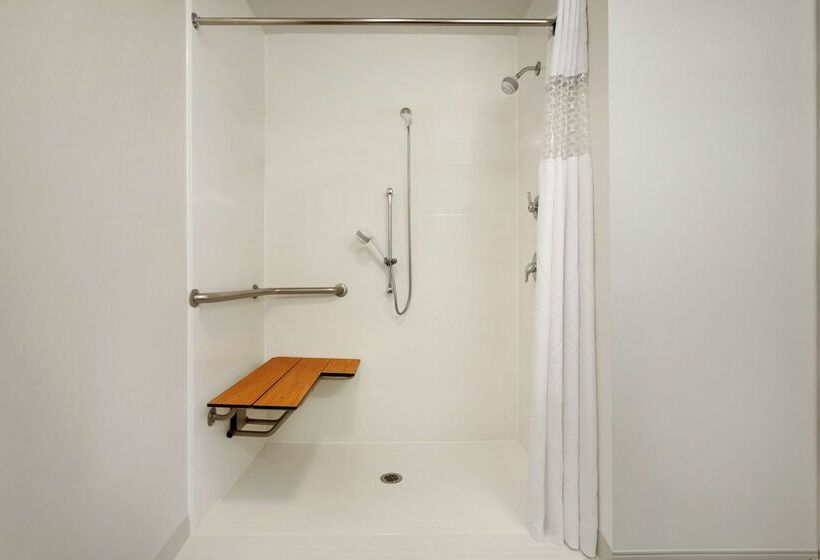 בית מלון כפרי Hampton Inn & Suites Largo