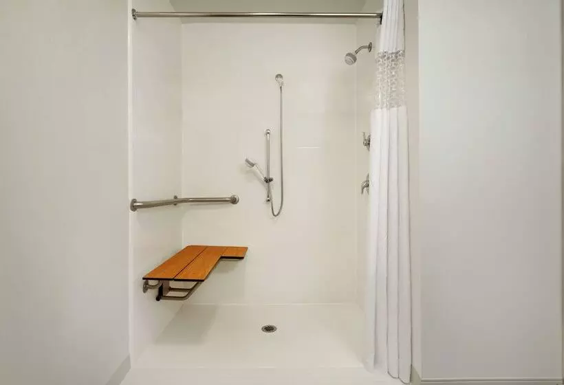 Отель Hampton Inn & Suites Largo