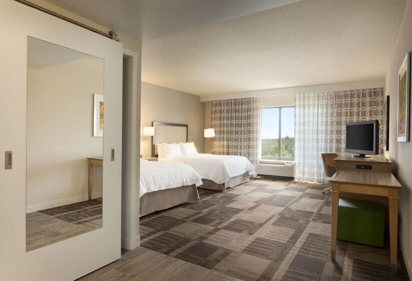 בית מלון כפרי Hampton Inn & Suites Largo