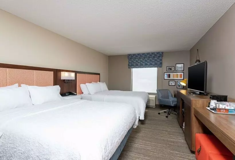 בית מלון כפרי Hampton Inn Warsaw