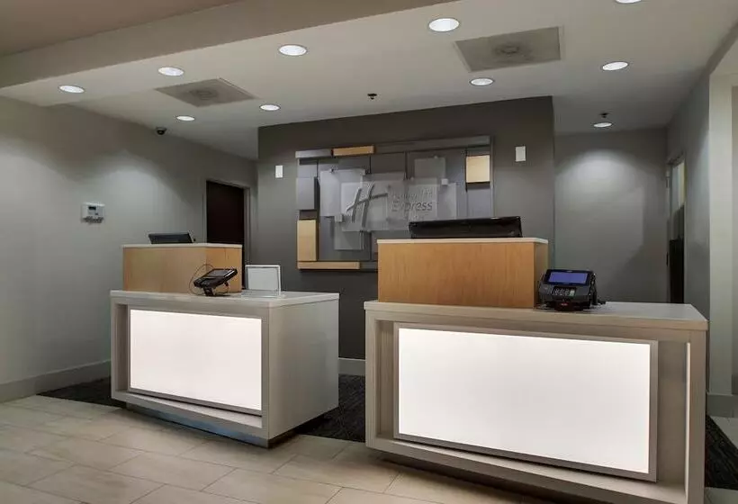 Holiday Inn Express Hotel & Suites Middleboro Raynham, An Ihg