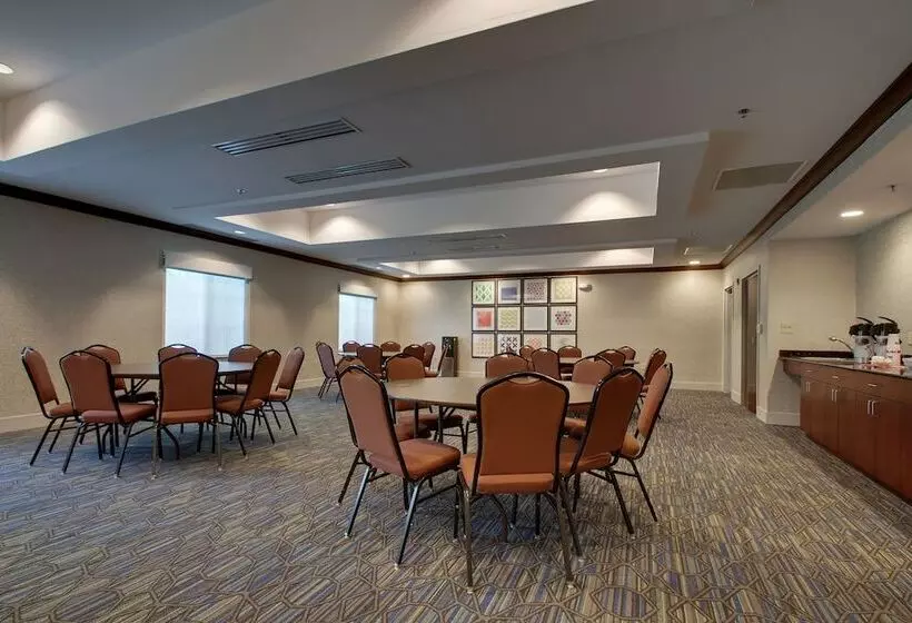 Holiday Inn Express Hotel & Suites Middleboro Raynham, An Ihg
