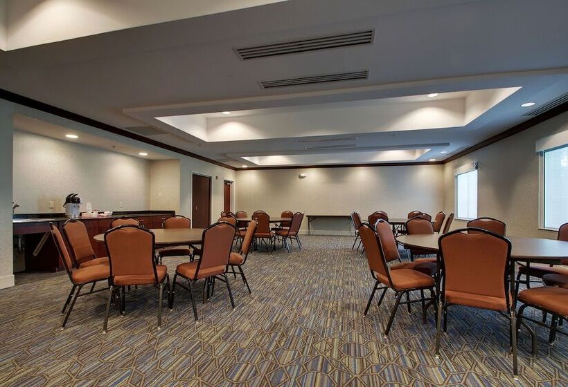 Holiday Inn Express Hotel & Suites Middleboro Raynham, An Ihg