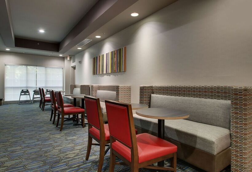 Holiday Inn Express Hotel & Suites Middleboro Raynham, An Ihg