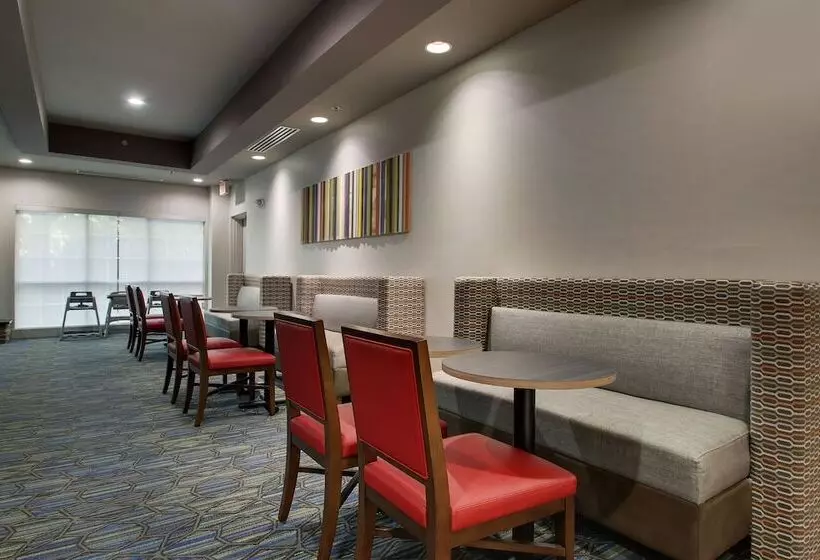 Holiday Inn Express Hotel & Suites Middleboro Raynham, An Ihg
