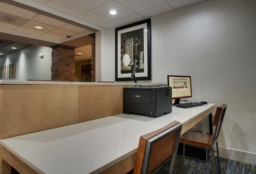 Holiday Inn Express Hotel & Suites Middleboro Raynham, An Ihg