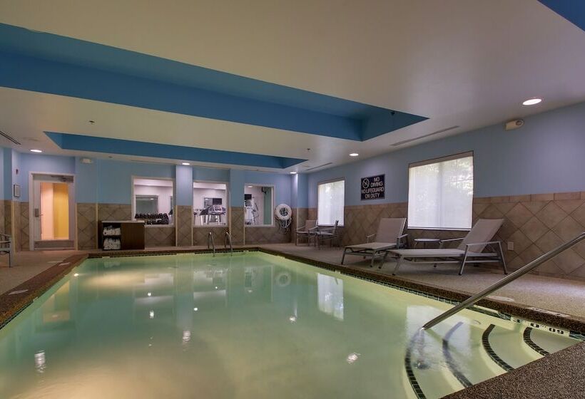 Holiday Inn Express Hotel & Suites Middleboro Raynham, An Ihg