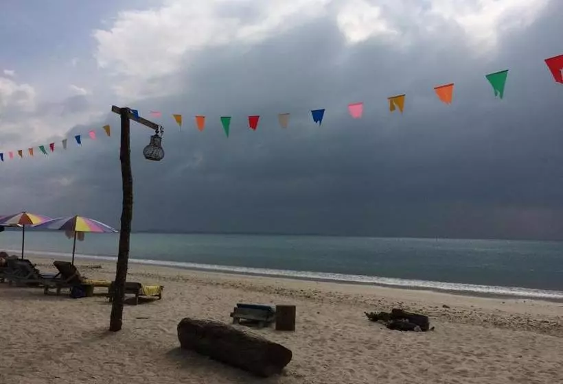 Hotel At Bangsak Resort