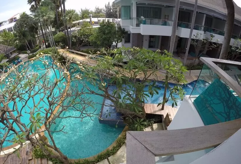 בית מלון כפרי Bannpantai Resort