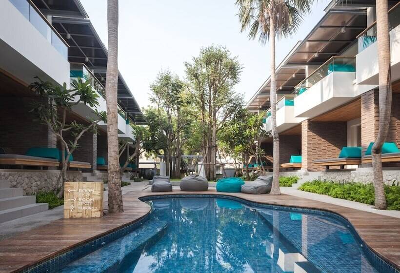 בית מלון כפרי Bannpantai Resort