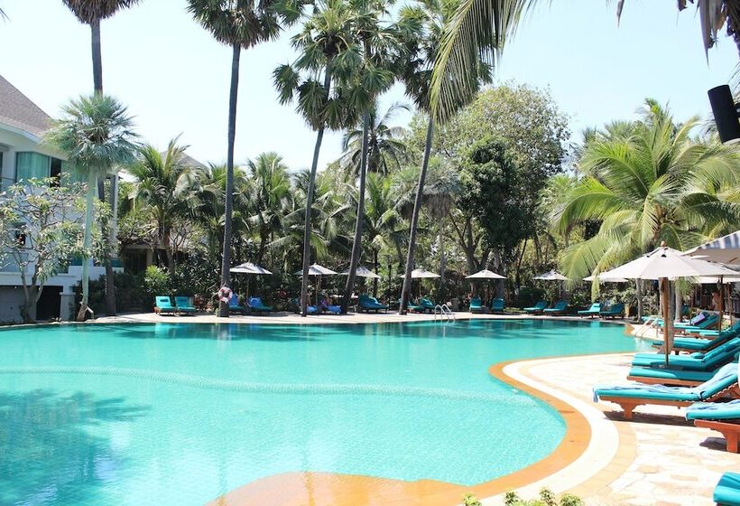 בית מלון כפרי Bannpantai Resort