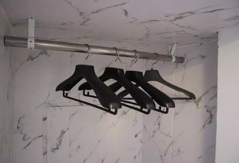 Hotel Crown Bts Nana