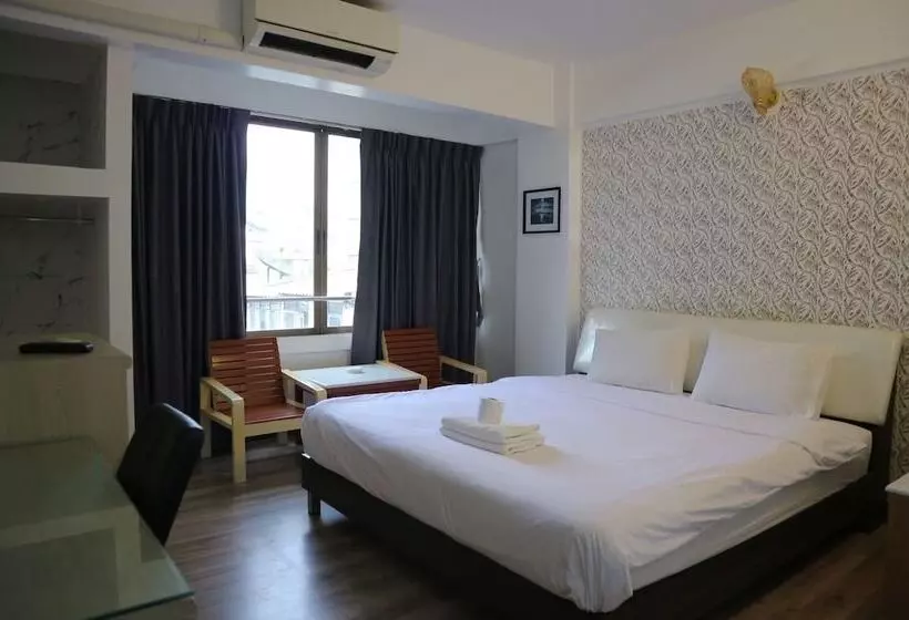 Hotel Crown Bts Nana