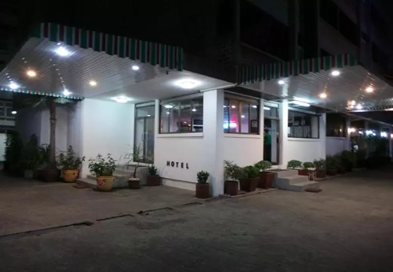 Hotel Crown Bts Nana