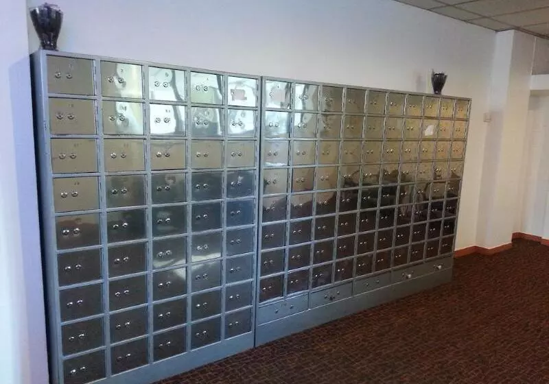 Hotel Crown Bts Nana