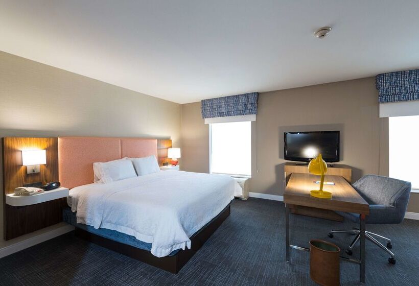 ホテル Hampton Inn & Suites Jamestown