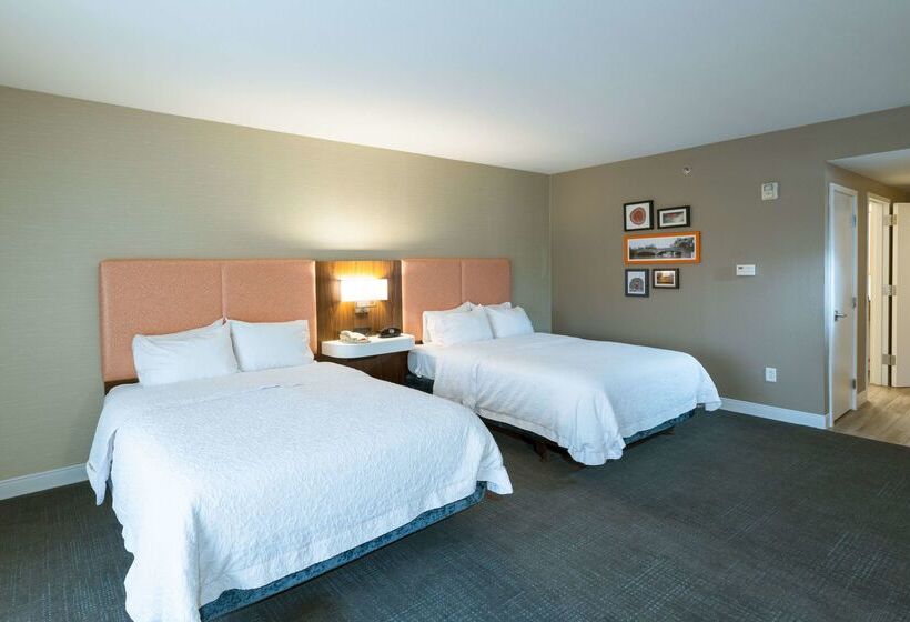 ホテル Hampton Inn & Suites Jamestown