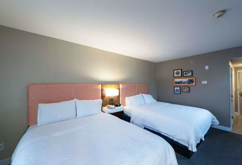 호텔 Hampton Inn & Suites Jamestown