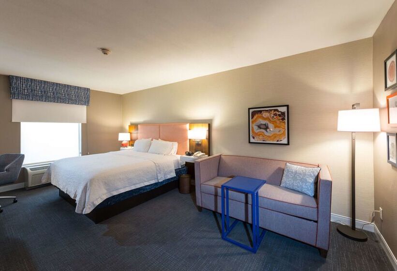 ホテル Hampton Inn & Suites Jamestown