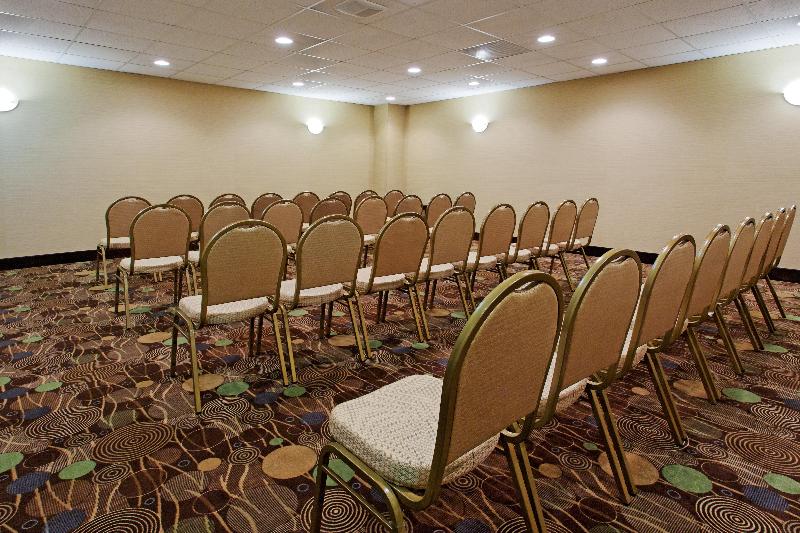 Отель Holiday Inn Express Benicia, An Ihg