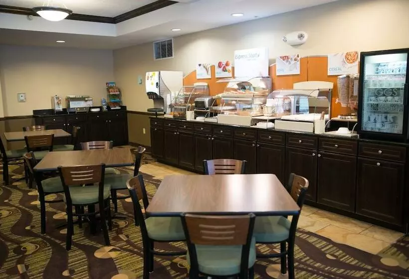 Holiday Inn Express Hotel & Suites Northwood By Ihg